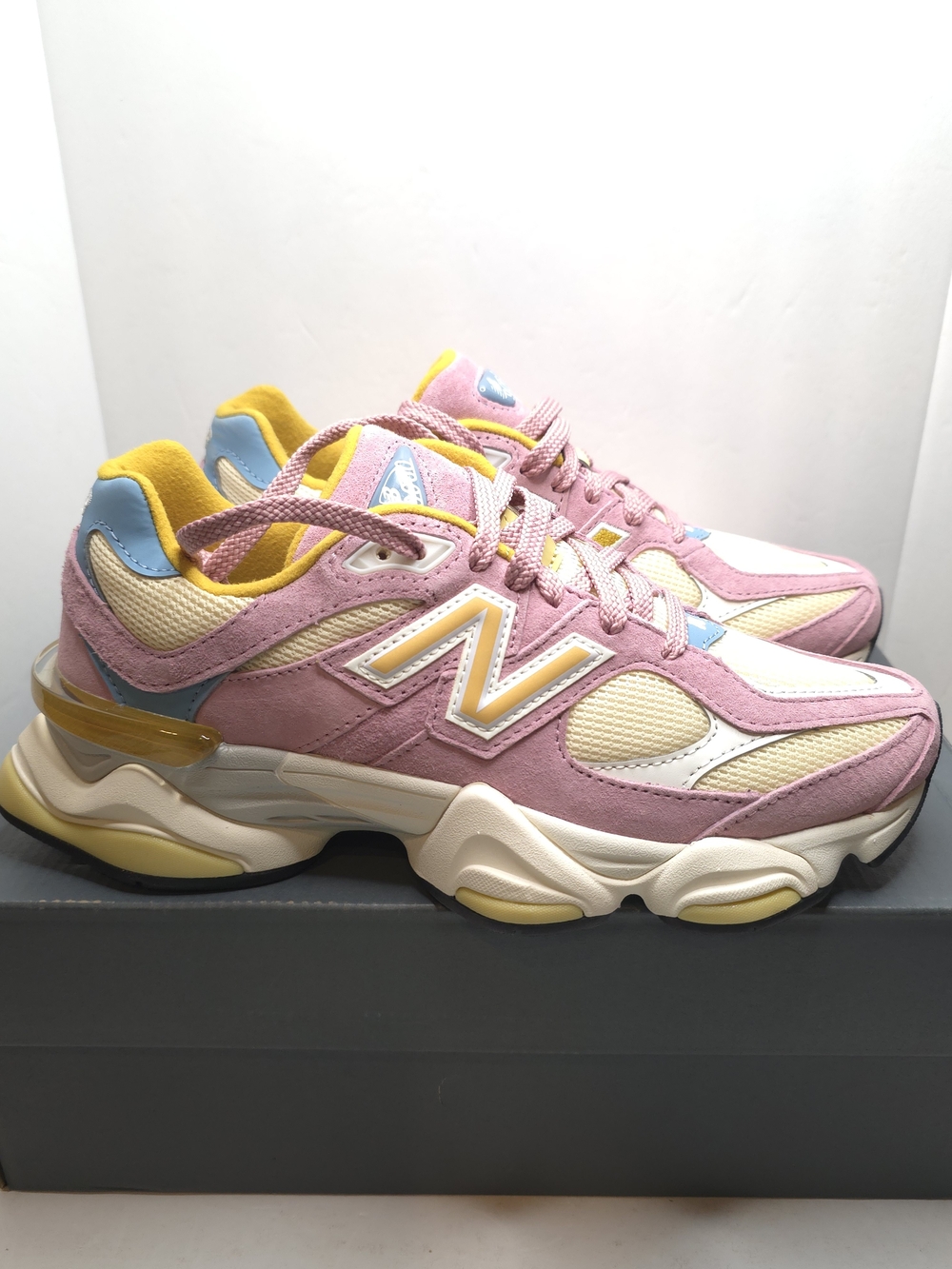 New Balance 9060 Pink/Beige 6.5M/8W